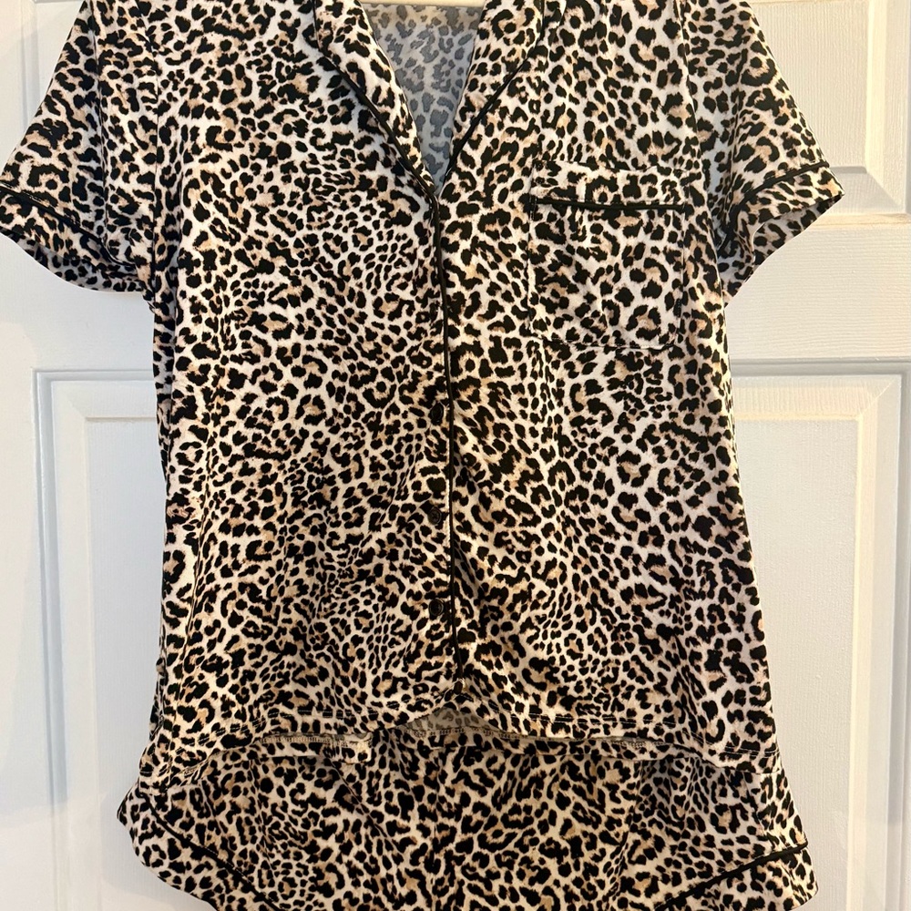 Joyspun Dreamy soft Almond Mimi rocky Leopard Print Button-Up Women's Pajama set